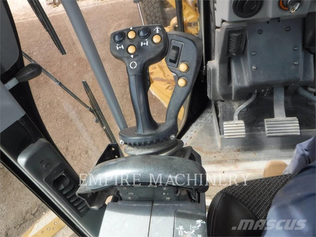 CAT 15015AWD Γκρέιντερς