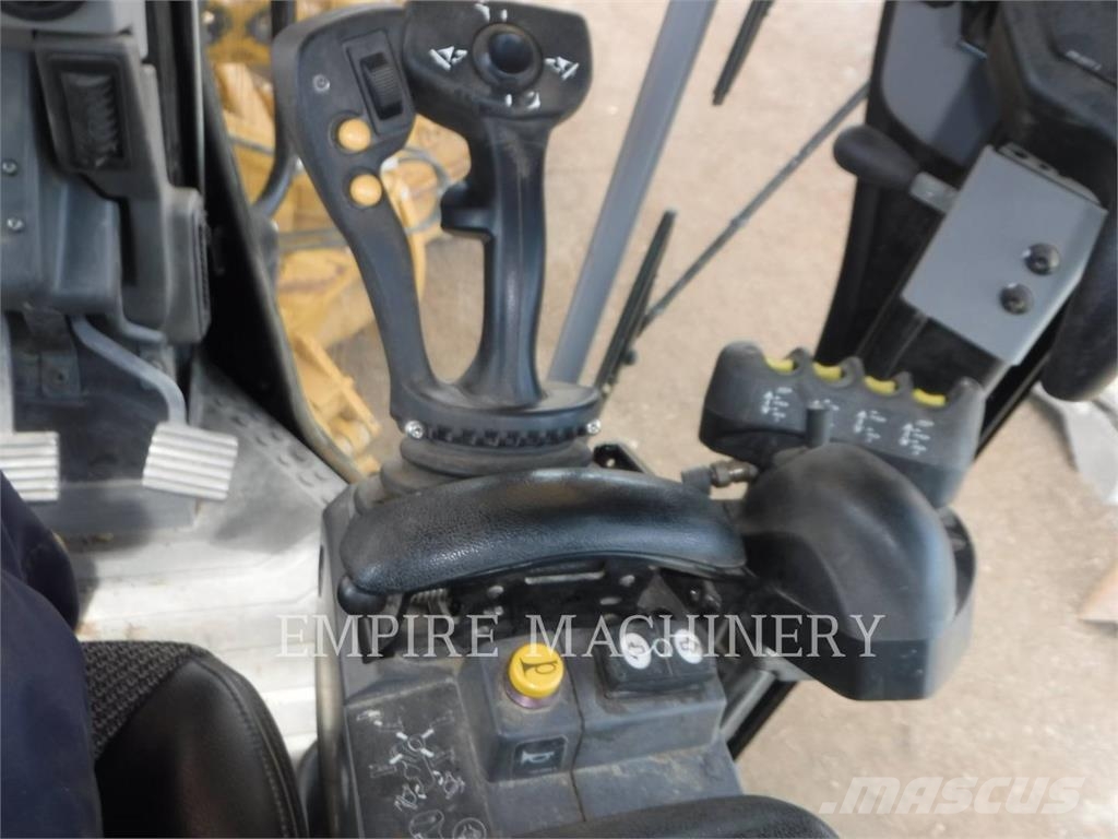 CAT 15015AWD Γκρέιντερς