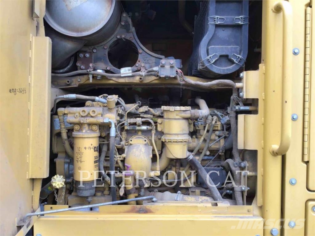 CAT 160M2 AWD معدات تمهيد الطرق