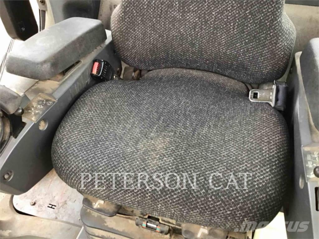 CAT 160M2 AWD معدات تمهيد الطرق