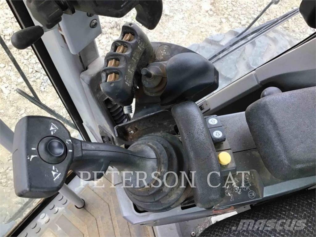 CAT 160M2 AWD معدات تمهيد الطرق
