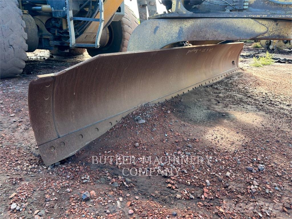 CAT 16M Grederji