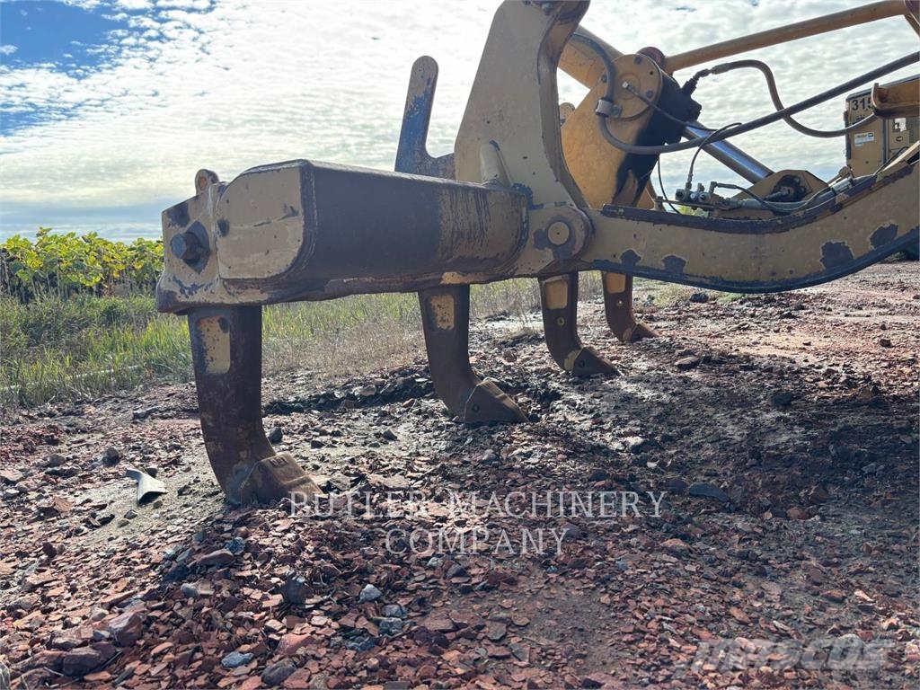 CAT 16M Grederji