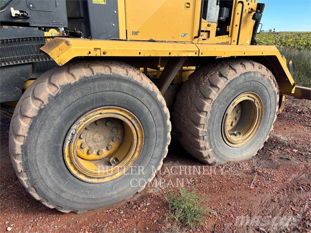 CAT 16M Grederji
