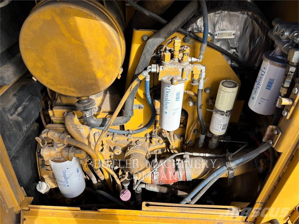 CAT 16M Grederji