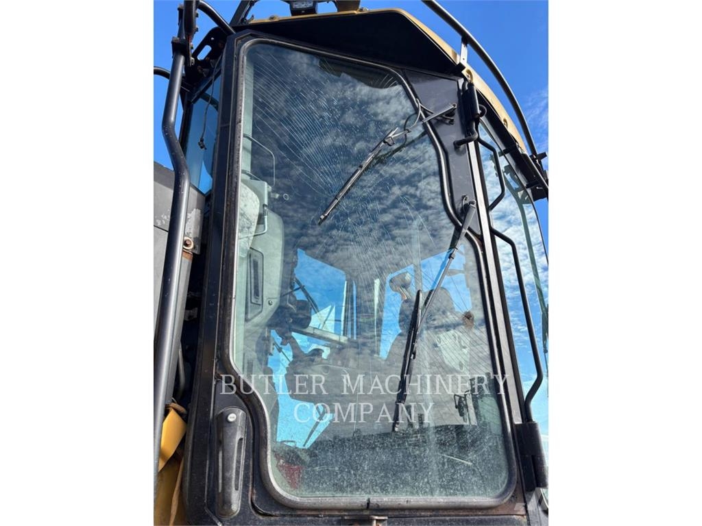 CAT 16M Grederji