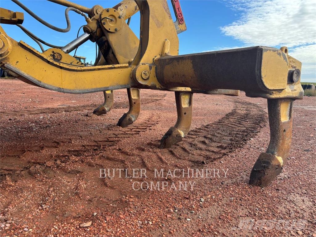 CAT 16M Graders