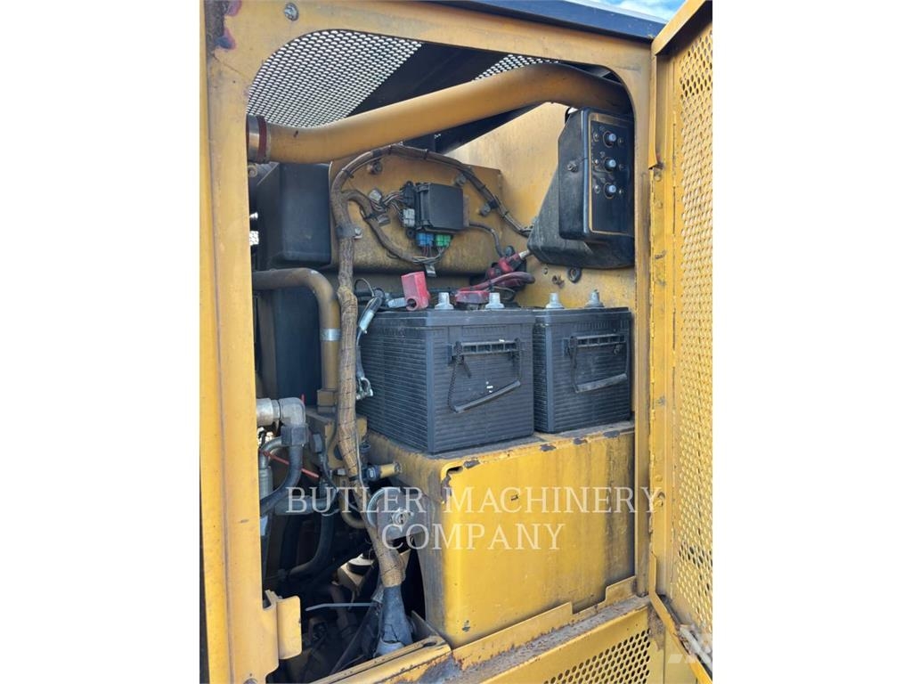 CAT 16M Graders