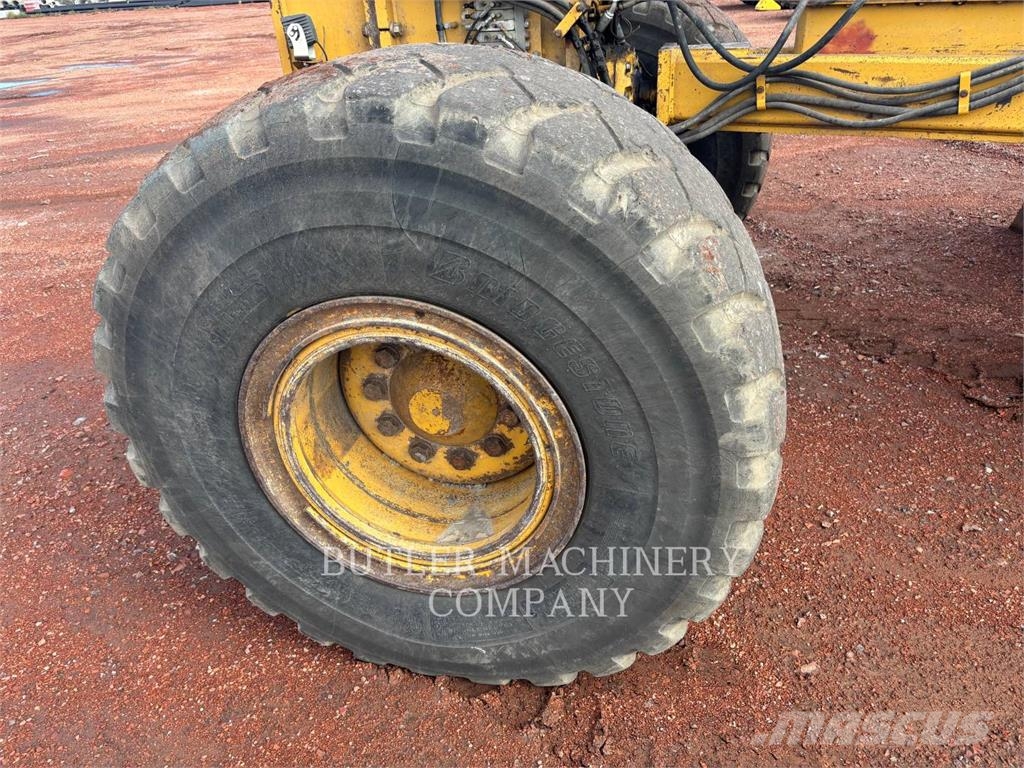 CAT 16M Graders
