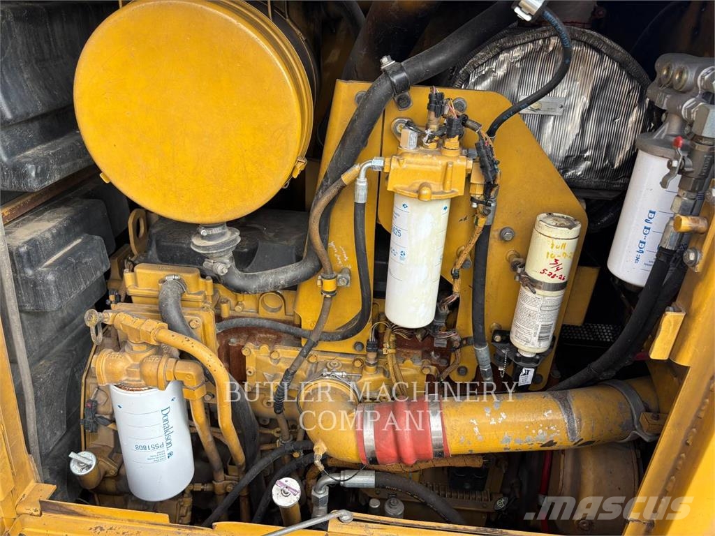CAT 16M Graders