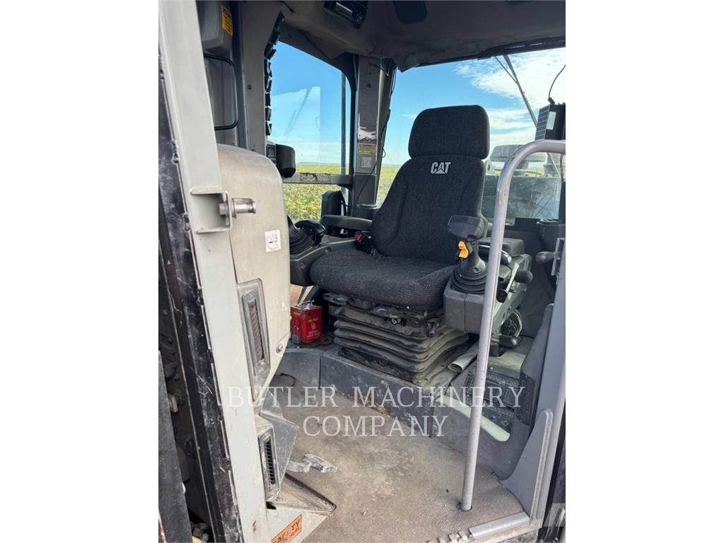 CAT 16M Graders