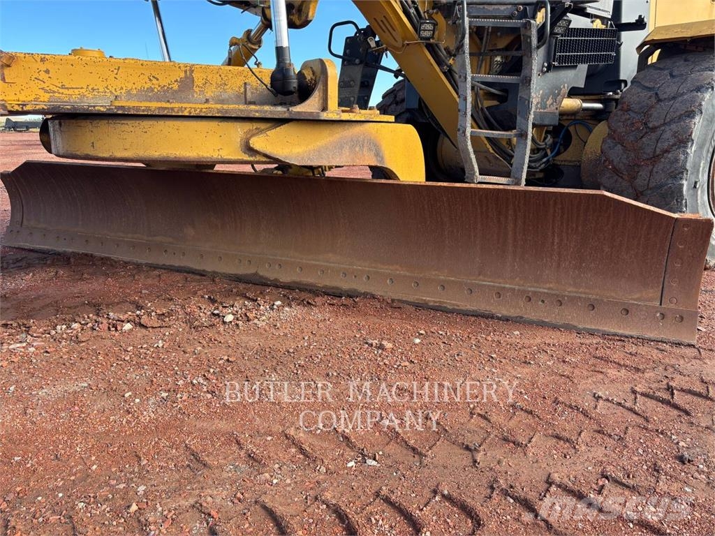 CAT 16M Grederji