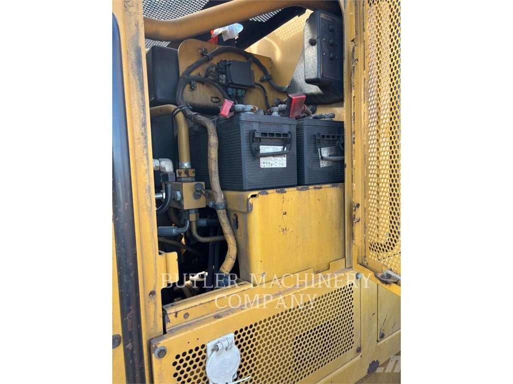 CAT 16M Grederji