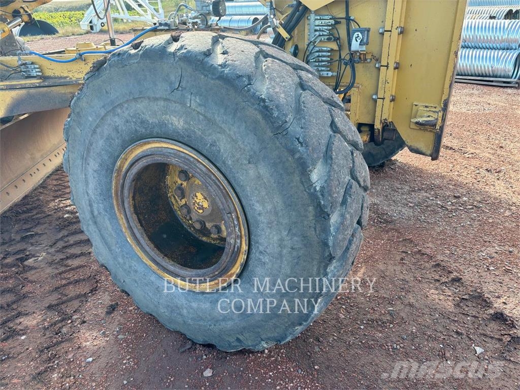 CAT 16M Grederji