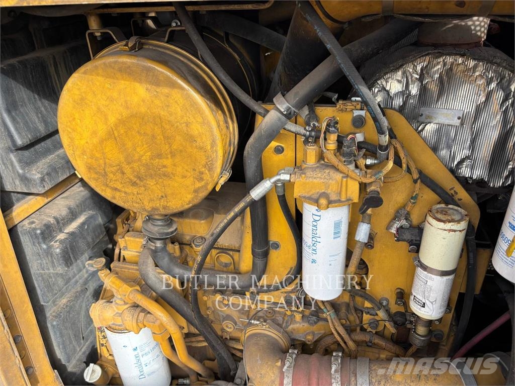 CAT 16M Grederji