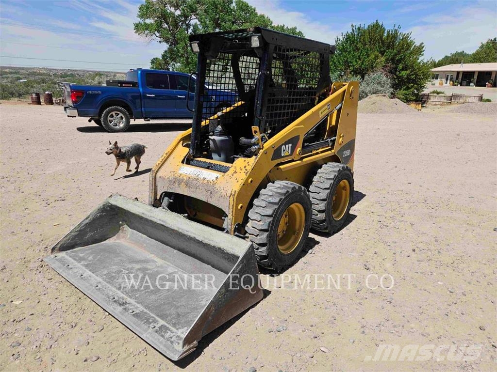 CAT 226B3 Skid steer mini nakladalci
