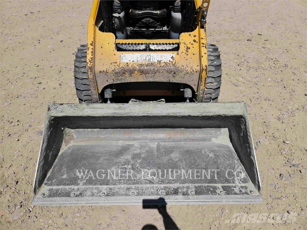 CAT 226B3 Skid steer mini nakladalci