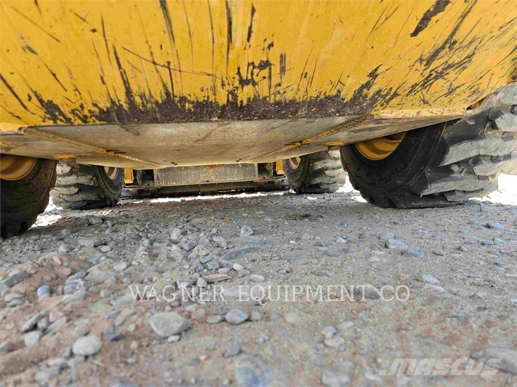 CAT 226B3 Skid steer mini nakladalci