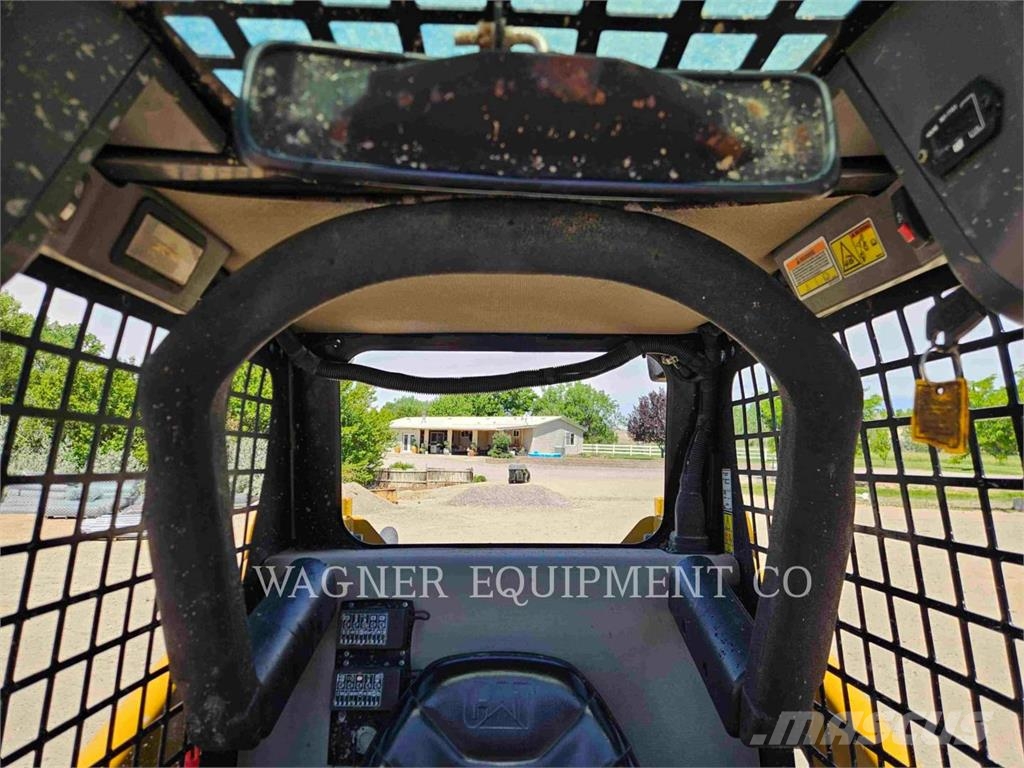 CAT 226B3 Skid steer mini nakladalci