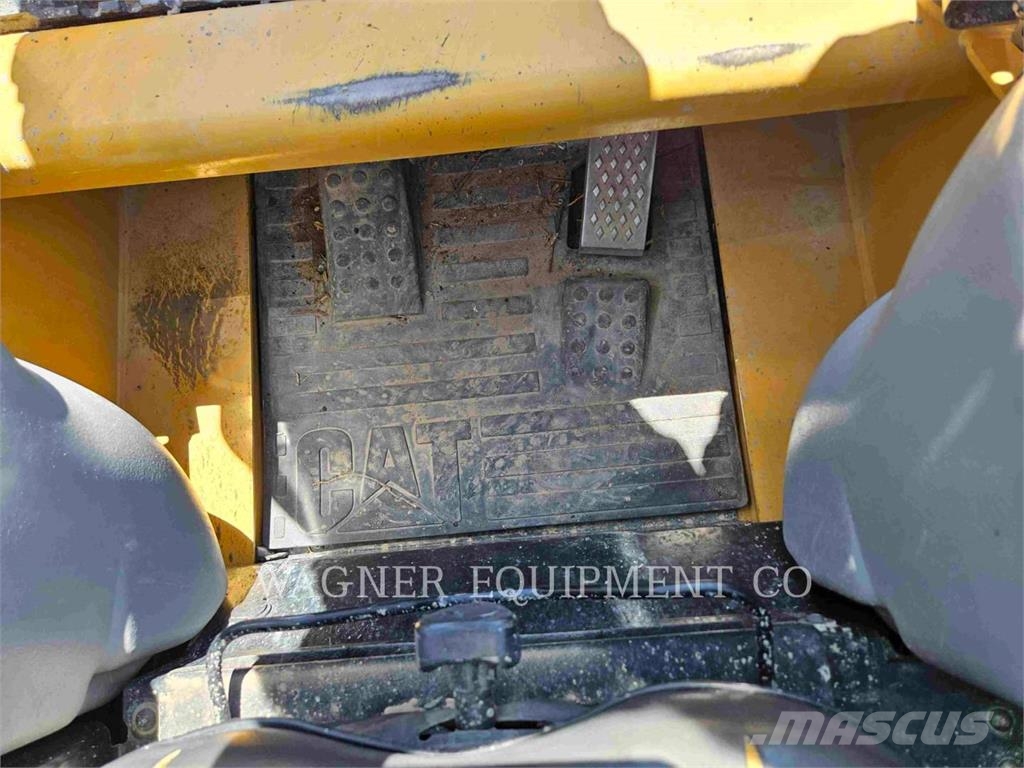 CAT 226B3 Skid steer mini nakladalci