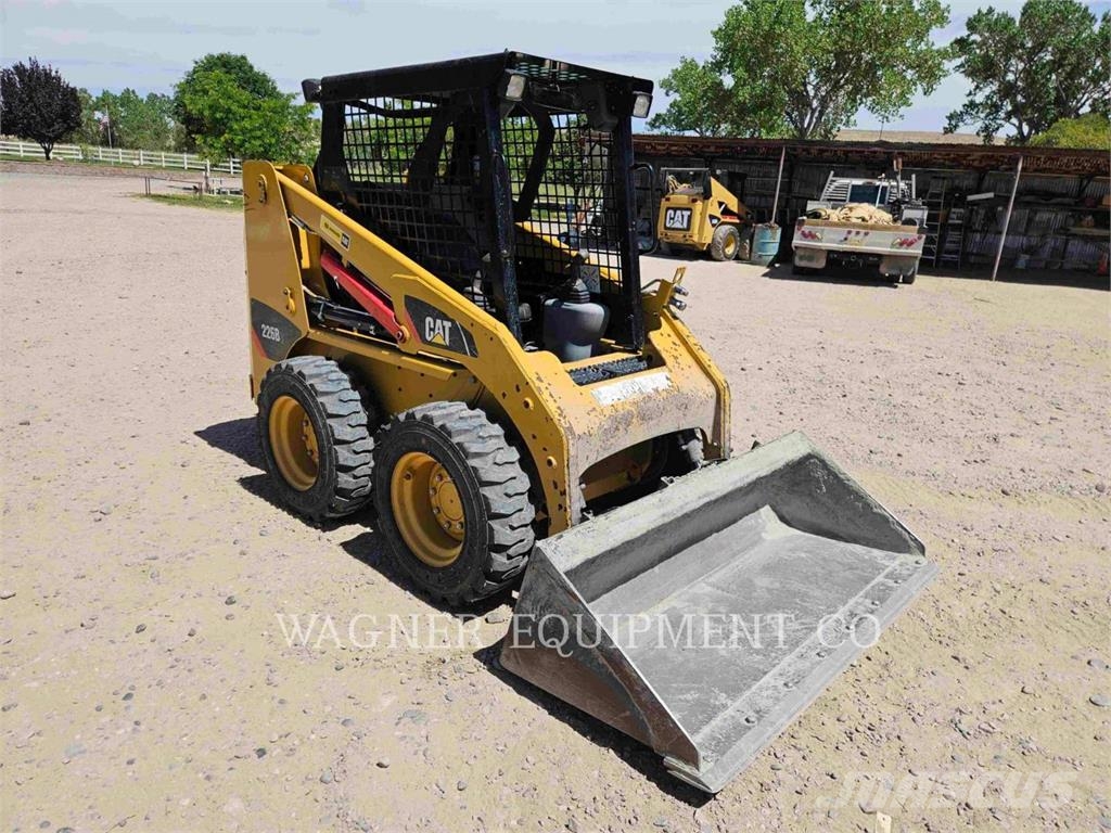 CAT 226B3 Skid steer mini nakladalci