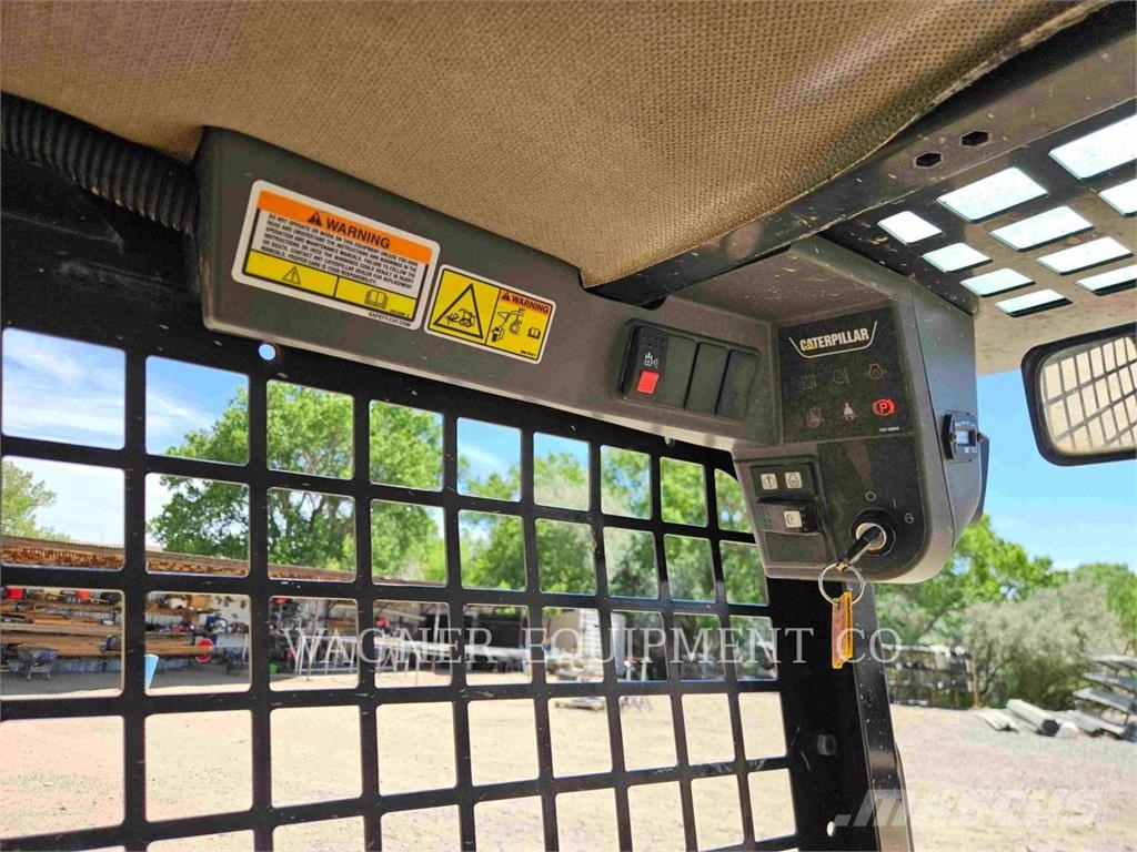 CAT 226B3 Skid steer mini nakladalci