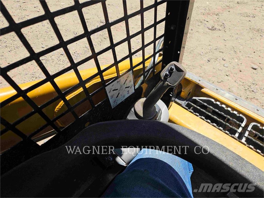CAT 226B3 Skid steer mini nakladalci