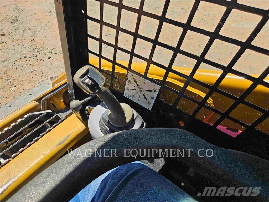 CAT 226B3 Skid steer mini nakladalci
