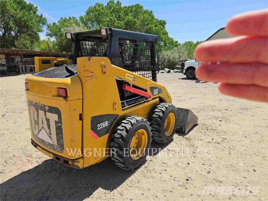 CAT 226B3 Skid steer mini nakladalci