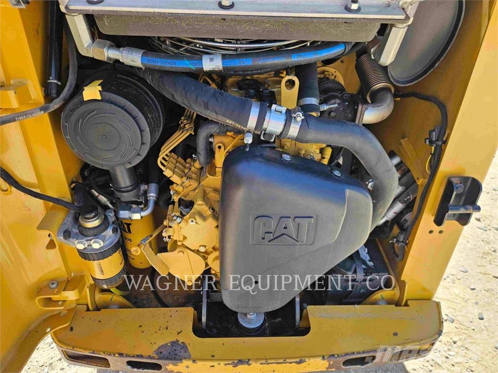 CAT 226B3 Skid steer mini nakladalci
