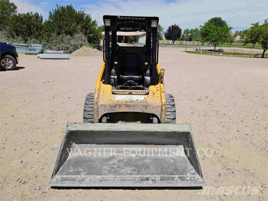 CAT 226B3 Skid steer mini nakladalci