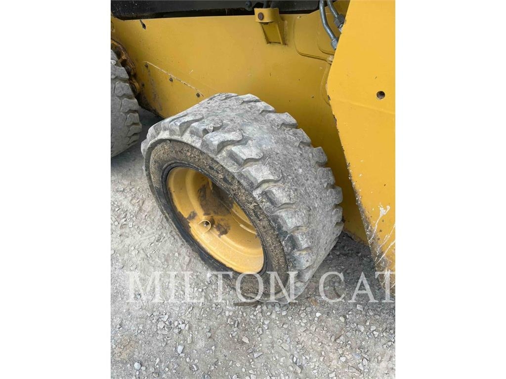 CAT 226D 3 Šmykom riadené nakladače
