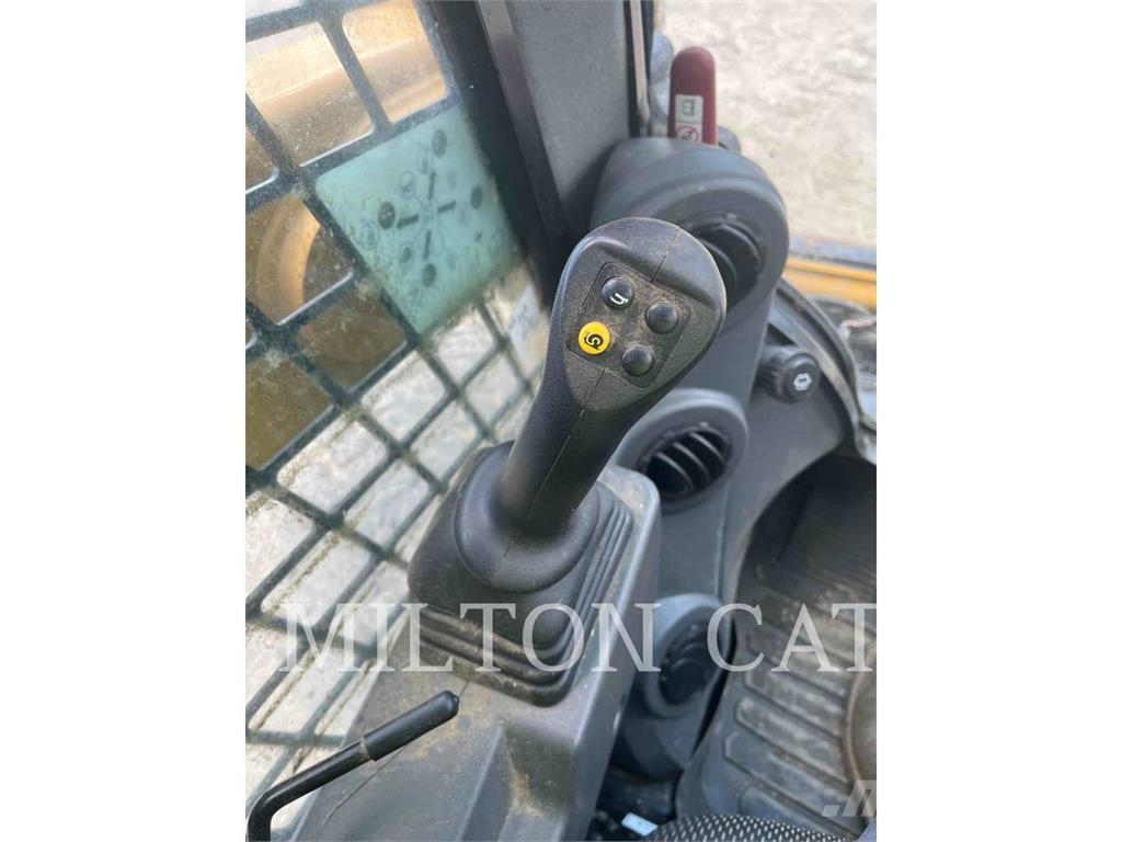 CAT 226D 3 Šmykom riadené nakladače