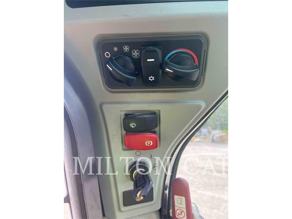 CAT 226D 3 Šmykom riadené nakladače