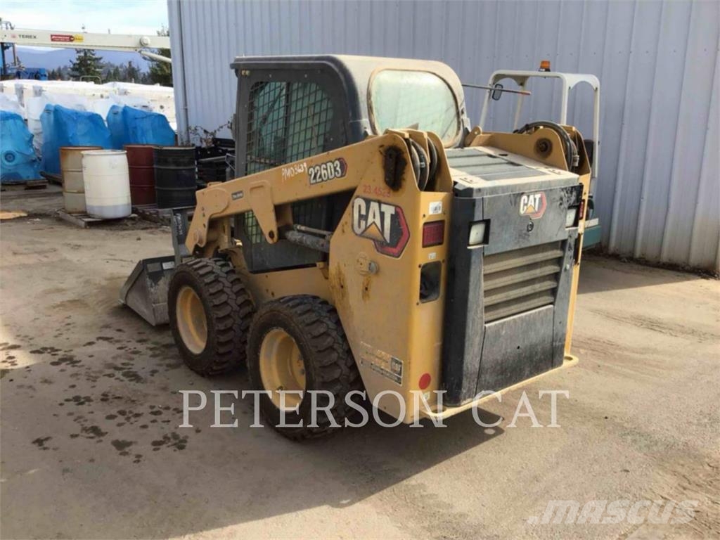 CAT 226D3 Mini Pale Gommate