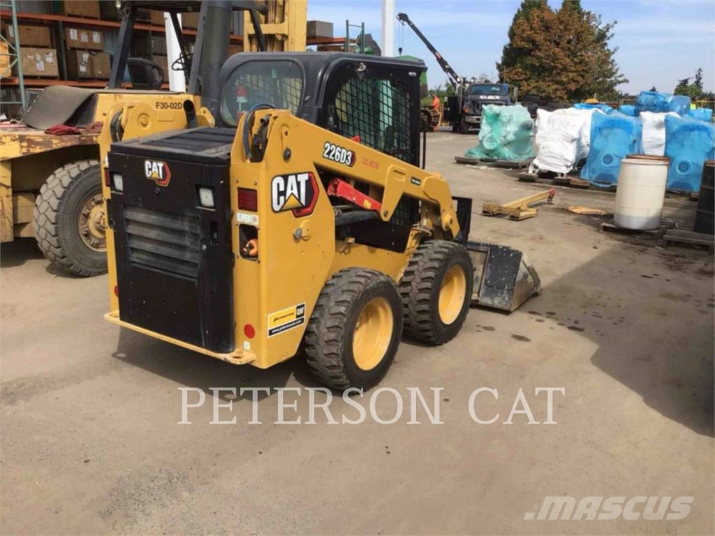 CAT 226D3 Mini Pale Gommate