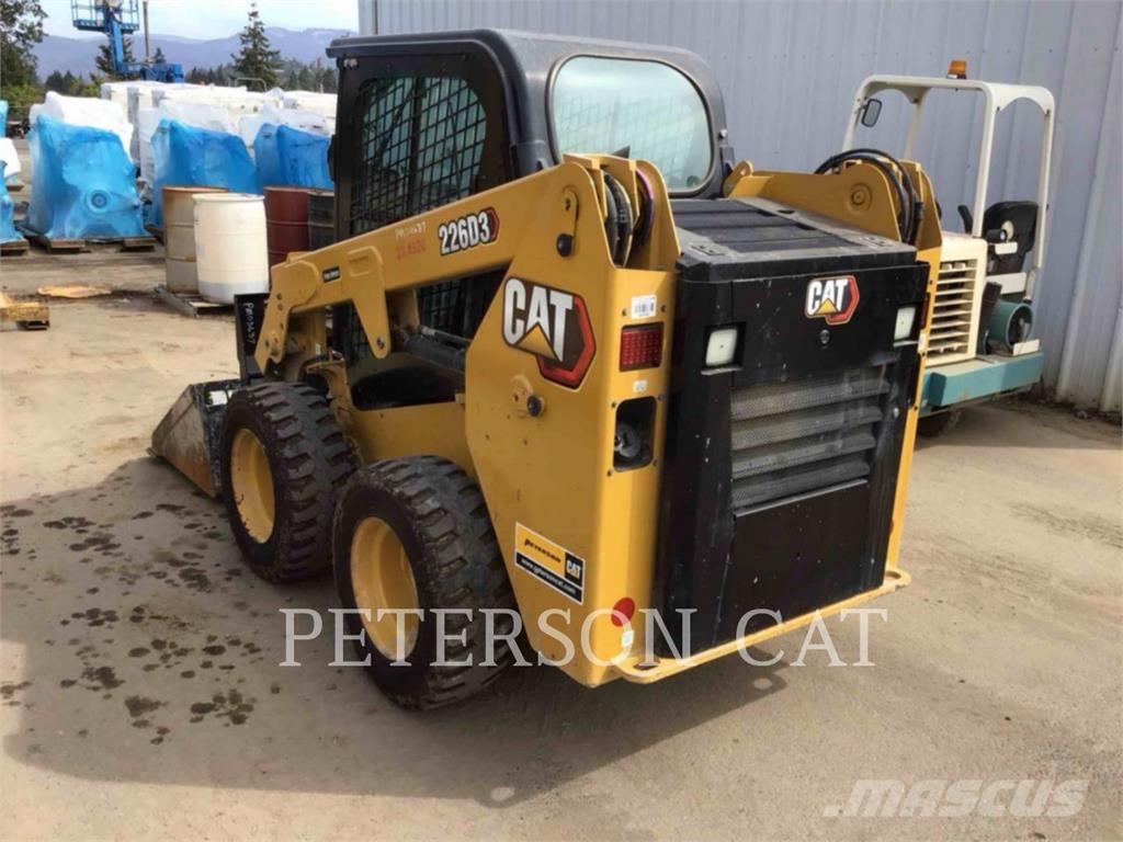 CAT 226D3 Mini Pale Gommate