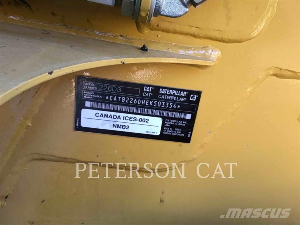 CAT 226D3 Mini Pale Gommate