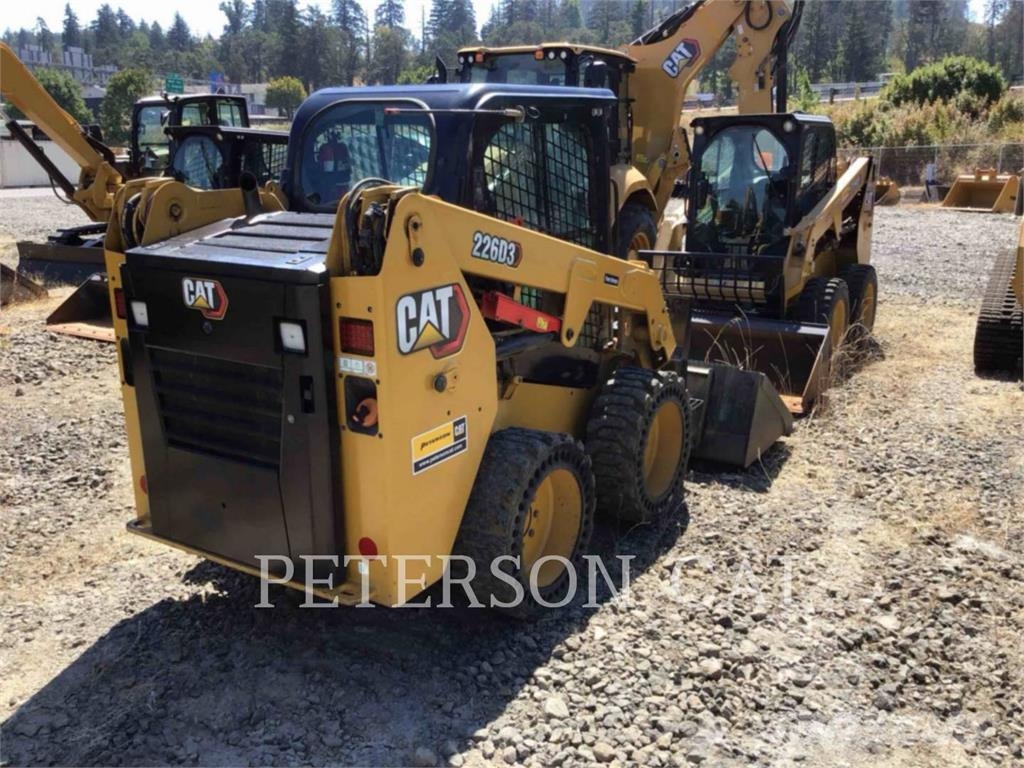 CAT 226D3 Mini Pale Gommate