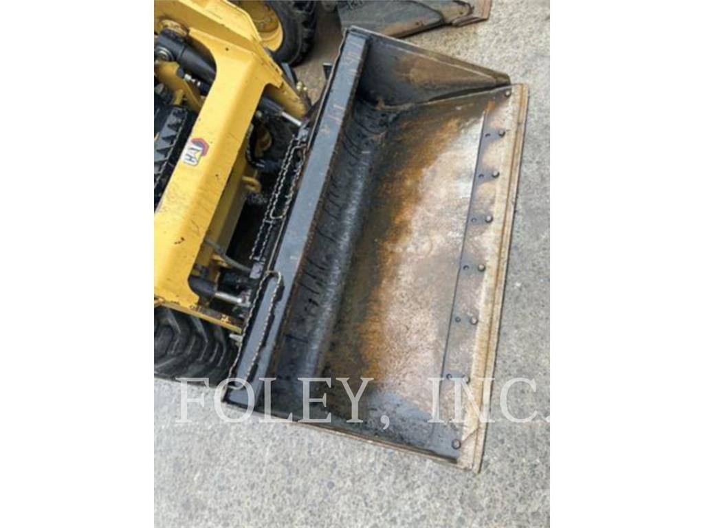 CAT 226D3 Chargeuse compacte