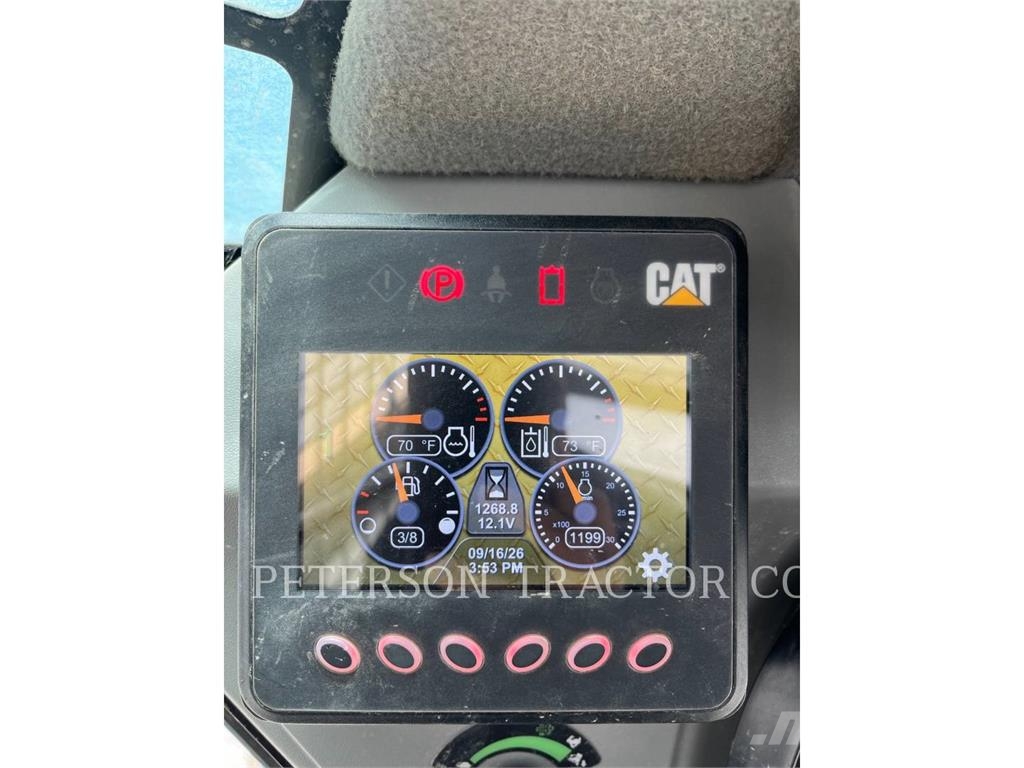 CAT 226D3 滑移轉向裝載機