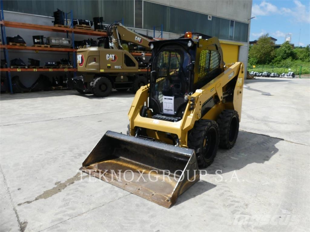 CAT 226D3 Skid steer mini nakladalci