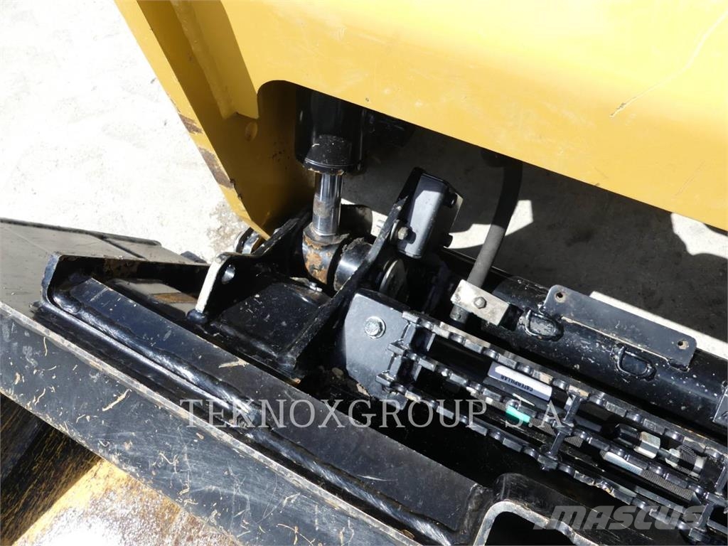 CAT 226D3 Skid steer mini nakladalci