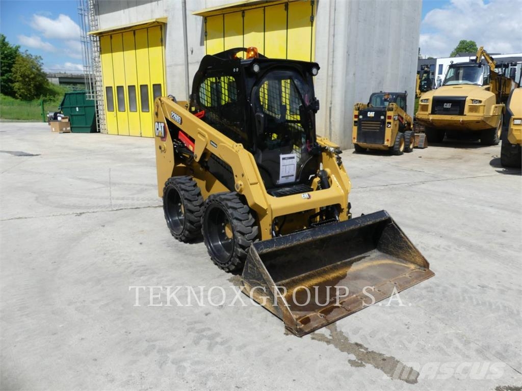 CAT 226D3 Skid steer mini nakladalci