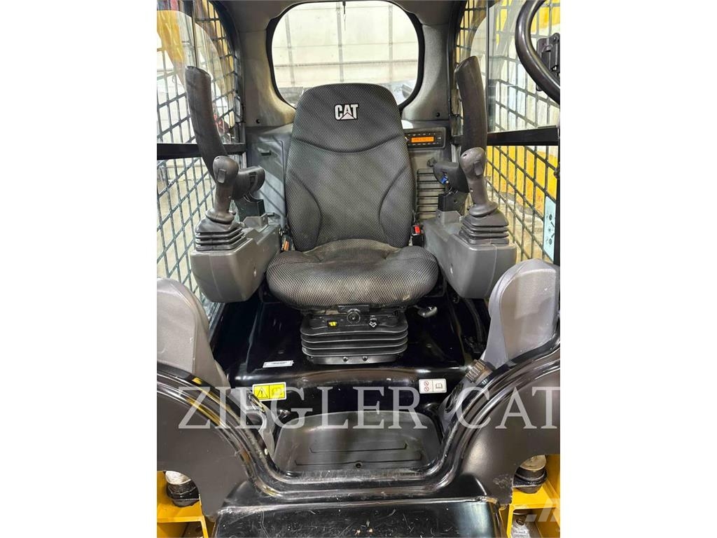 CAT 226D3 Chargeuse compacte
