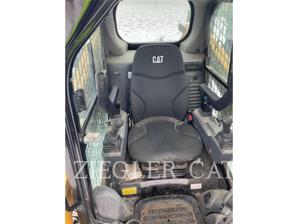 CAT 226D3 Chargeuse compacte