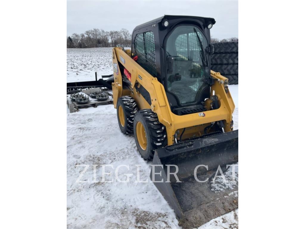 CAT 226D3 Chargeuse compacte