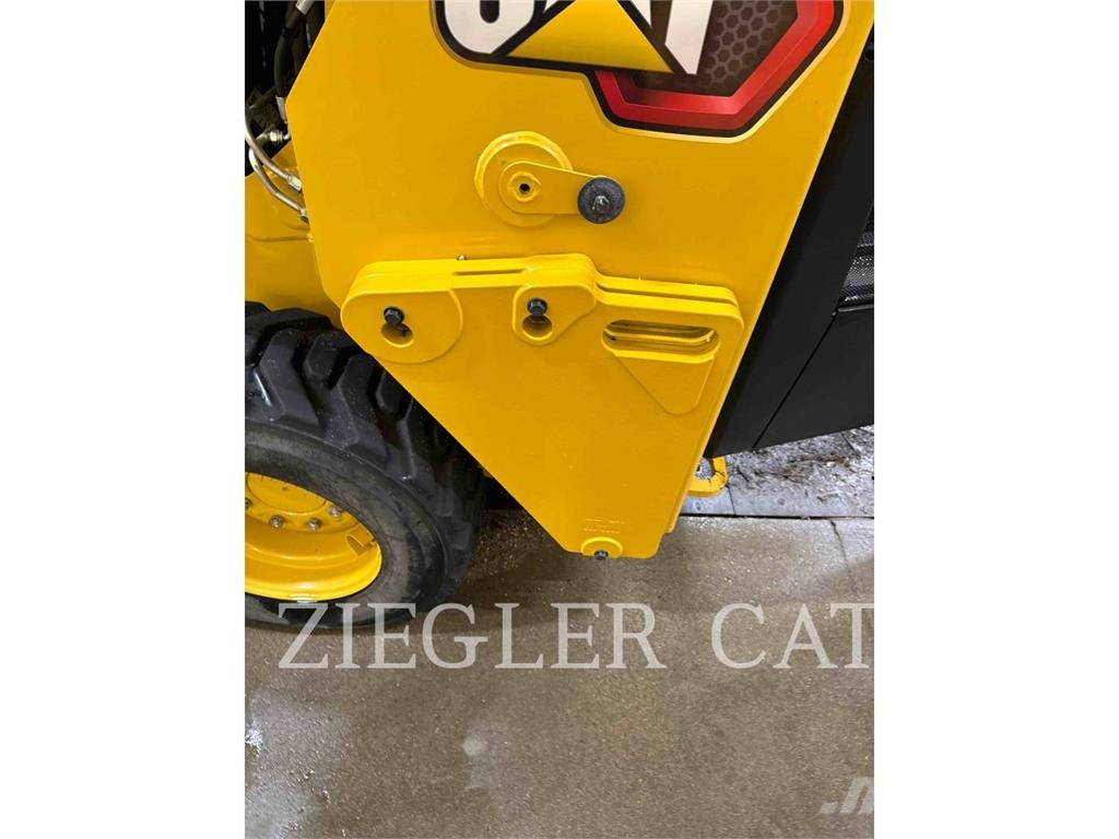 CAT 226D3 Chargeuse compacte