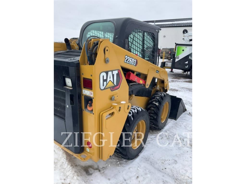 CAT 226D3 Chargeuse compacte