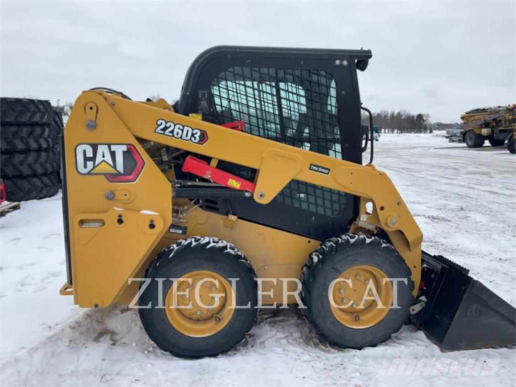 CAT 226D3 Chargeuse compacte